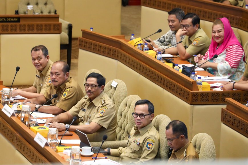 DPR Apresiasi Pj Gubernur Jateng Atas Respon Soal Isu Netralitas Kades dan Lurah