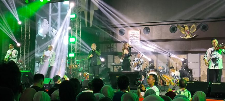 Lagu Koplo Sahli Himawan Sukses Goyang FisipFest UNDIP Music Festival 2024