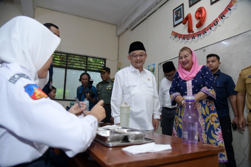 Mendikdasmen Apresiasi Program Makan Siang Bergizi Gratis di Semarang