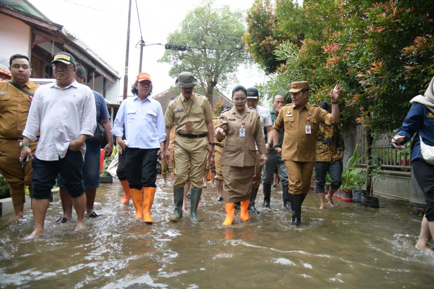 Tinjauan Langsung Wali Kota Semarang Tantangan Banjir di Gebangsari dan Genuk